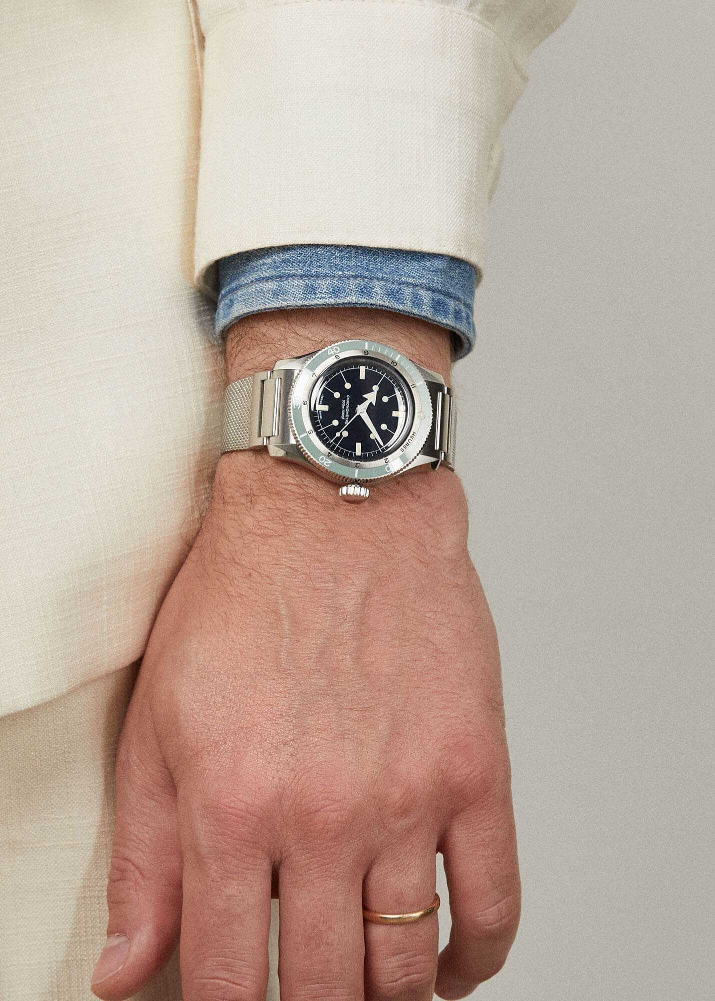 5303 3 Bleu Cristallin focus 07