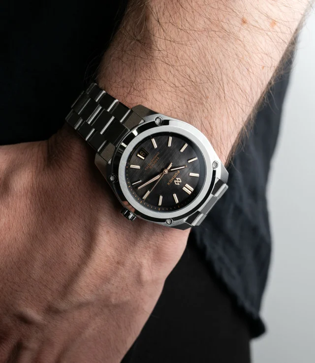 ESSENCE 39mm - Black Pearl 39 mm – Image 2